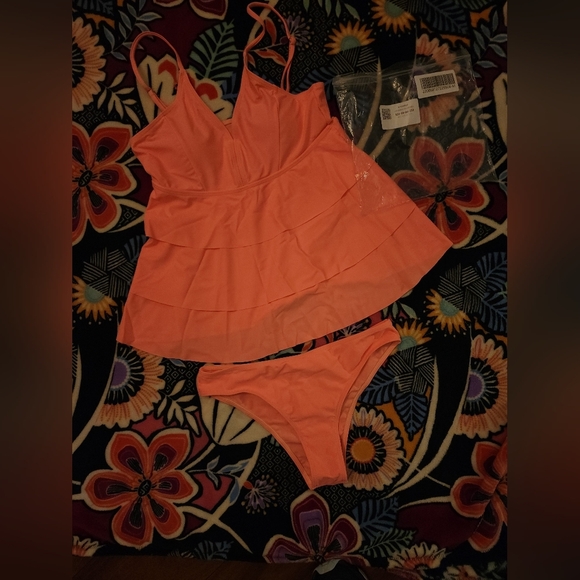 LIVE 9/1 @ 6:30PM CST- "Bags, Tags, Rags, & Riches" with @mckjenx - Picture 14 of 15